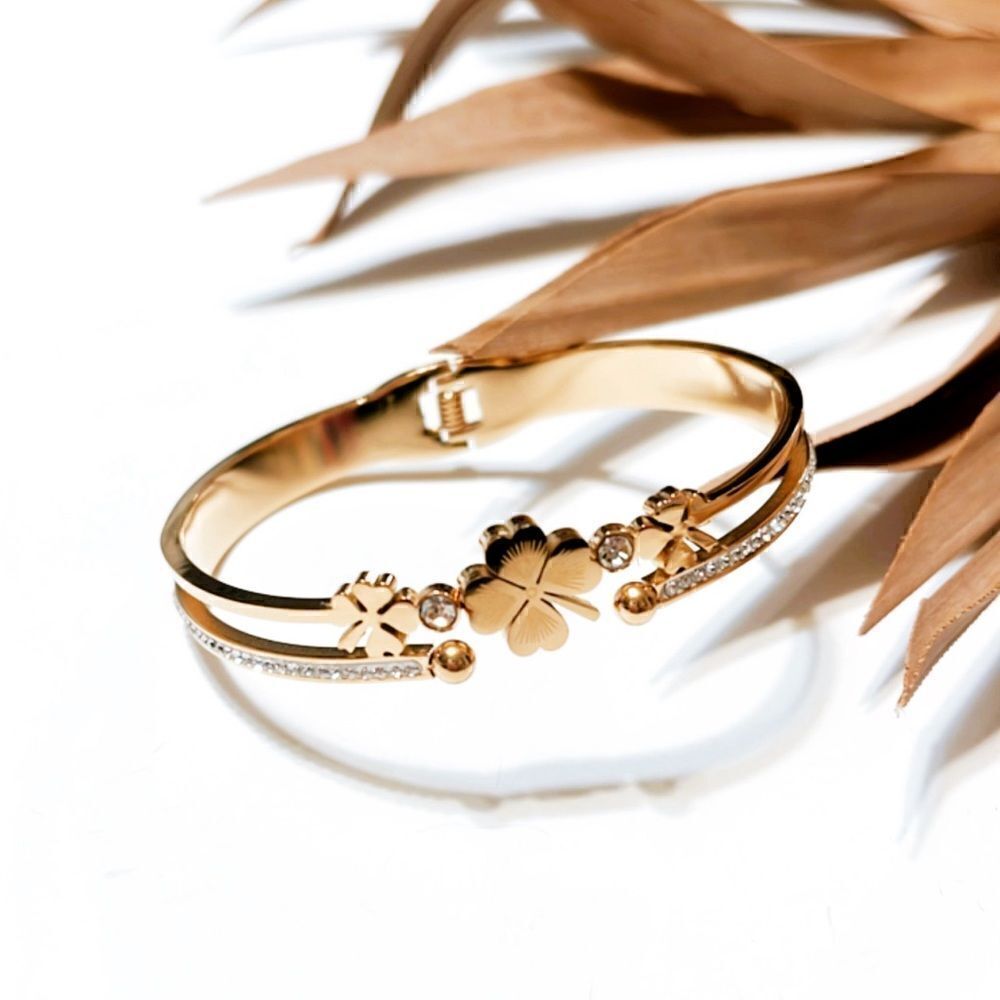Lucky charm bangle  S368